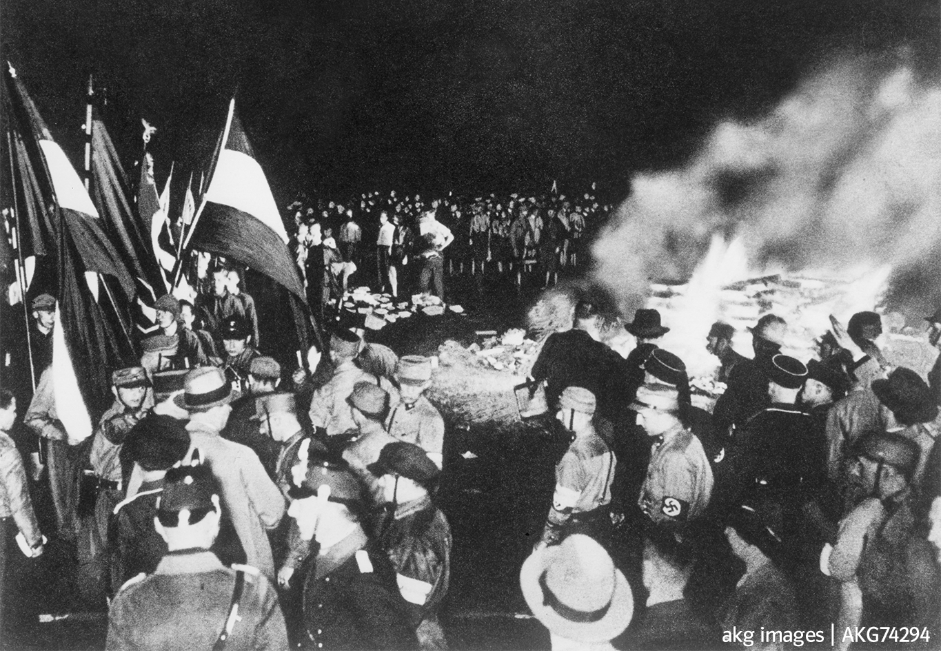 Beitrag_mBN_Bücherverbrennung Bücherverbrennung Nationalsozialismus Geschichtsunterricht