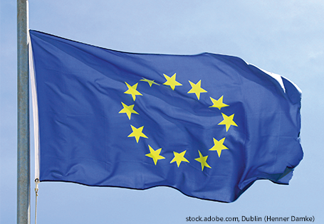 Flagge der Europäischen Union im Wind.