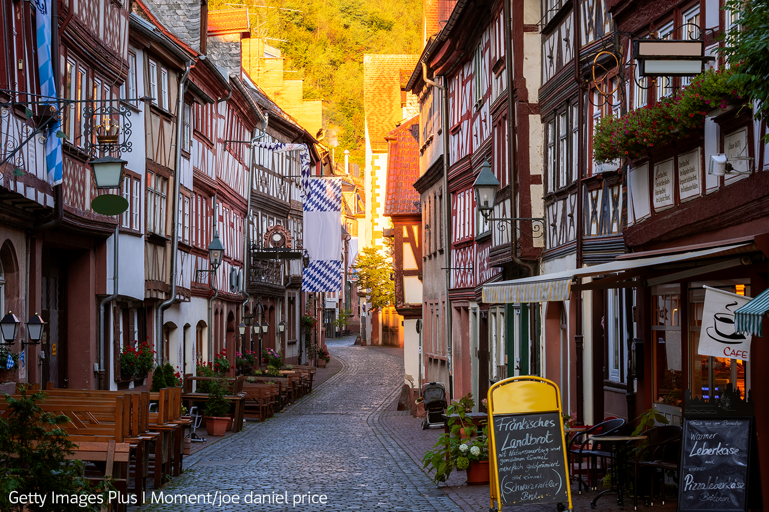 Beitrag_mBN_Kultur_ländl_Raum2 Bild einer Straße mit Fachwerkhäusern
