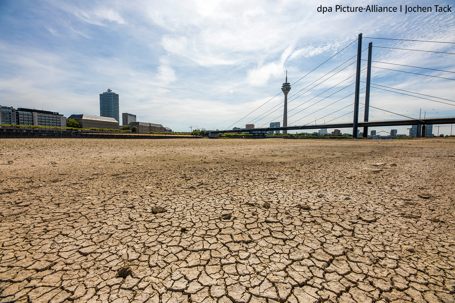 Niedrigwasser im Rhein, Düsseldorf